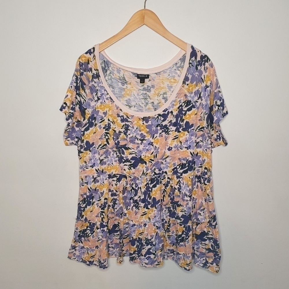 Torrid Floral Short Sleeve Top Size 1